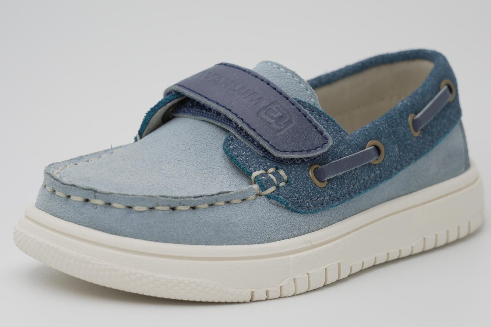 Boat Shoes / Apron-Toe Casuals